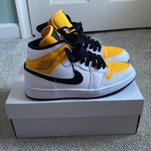 Womens Jordan 1 Mid (university gold perforated)